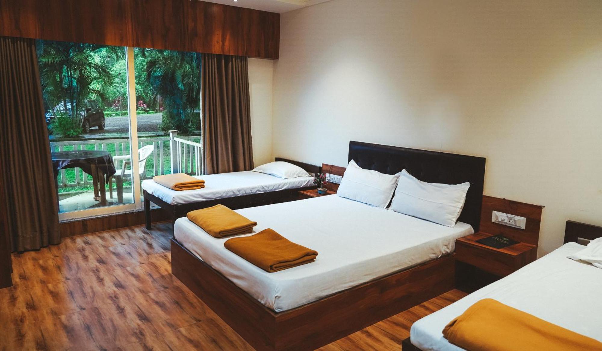 Whispering Peepul Resort Badlapur Buitenkant foto
