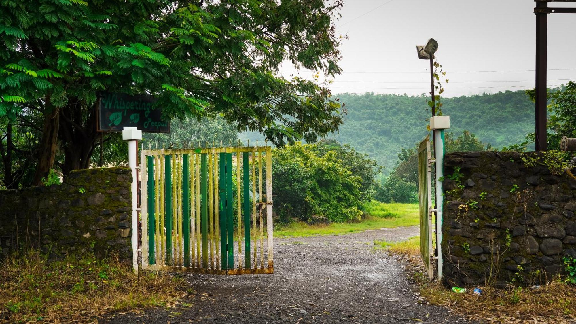 Whispering Peepul Resort Badlapur Buitenkant foto