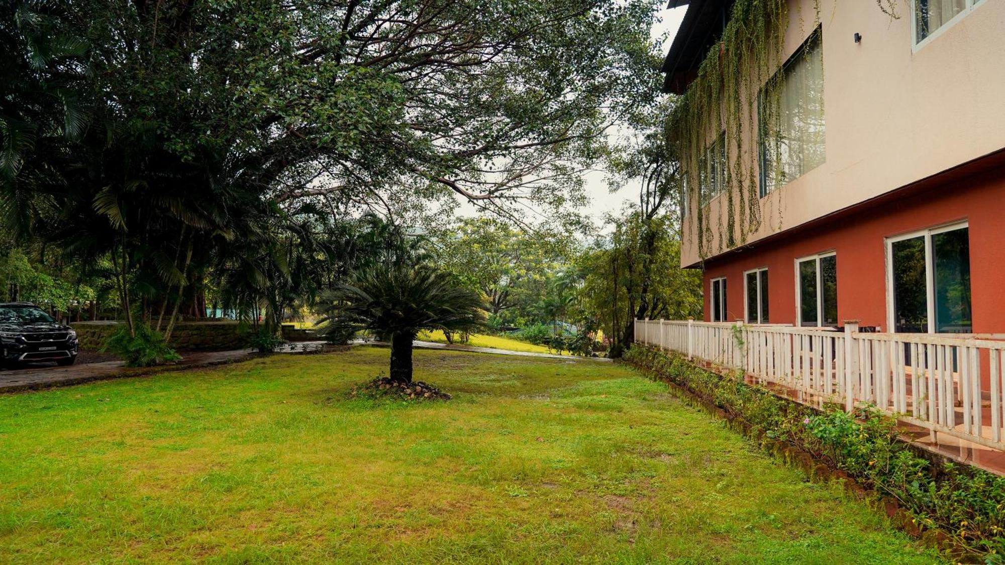 Whispering Peepul Resort Badlapur Buitenkant foto