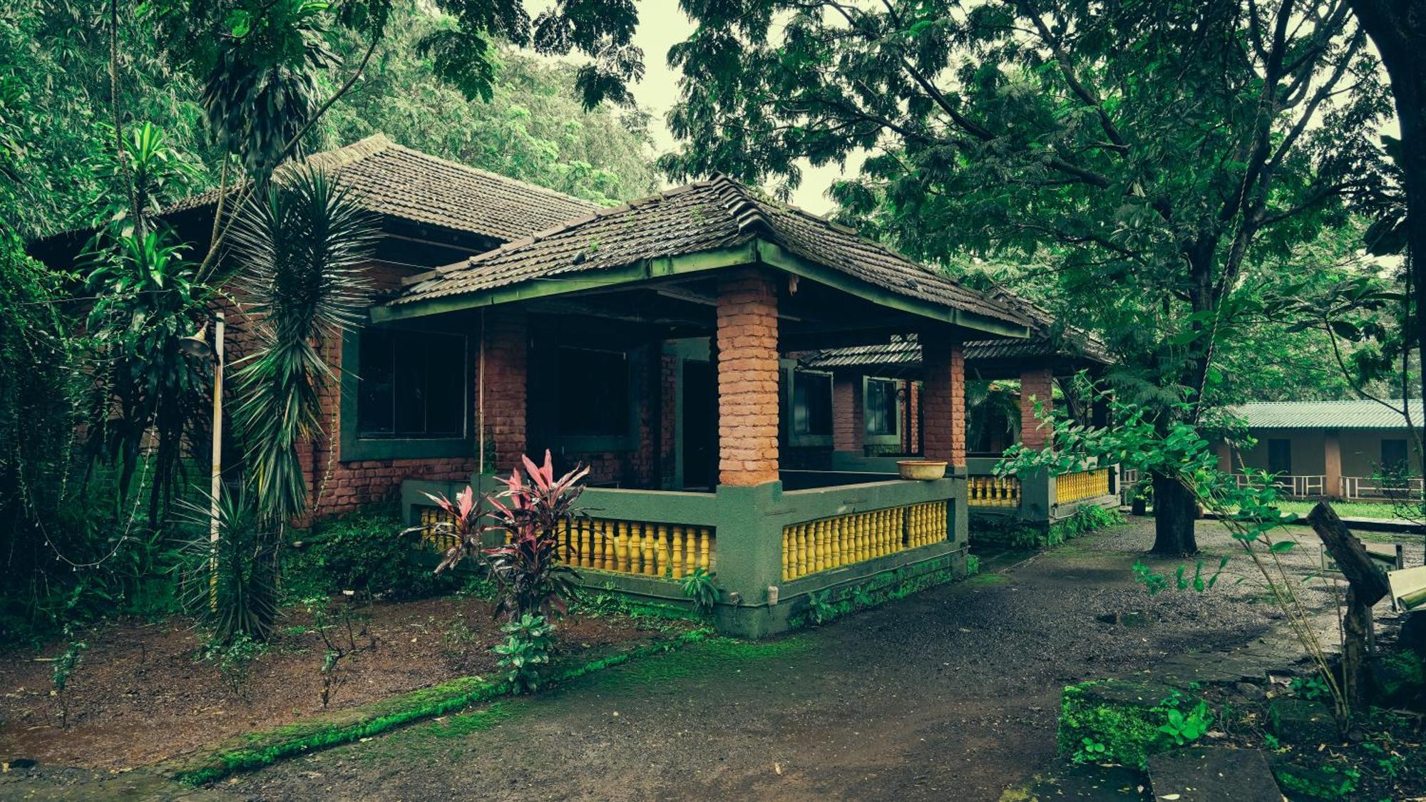 Whispering Peepul Resort Badlapur Buitenkant foto