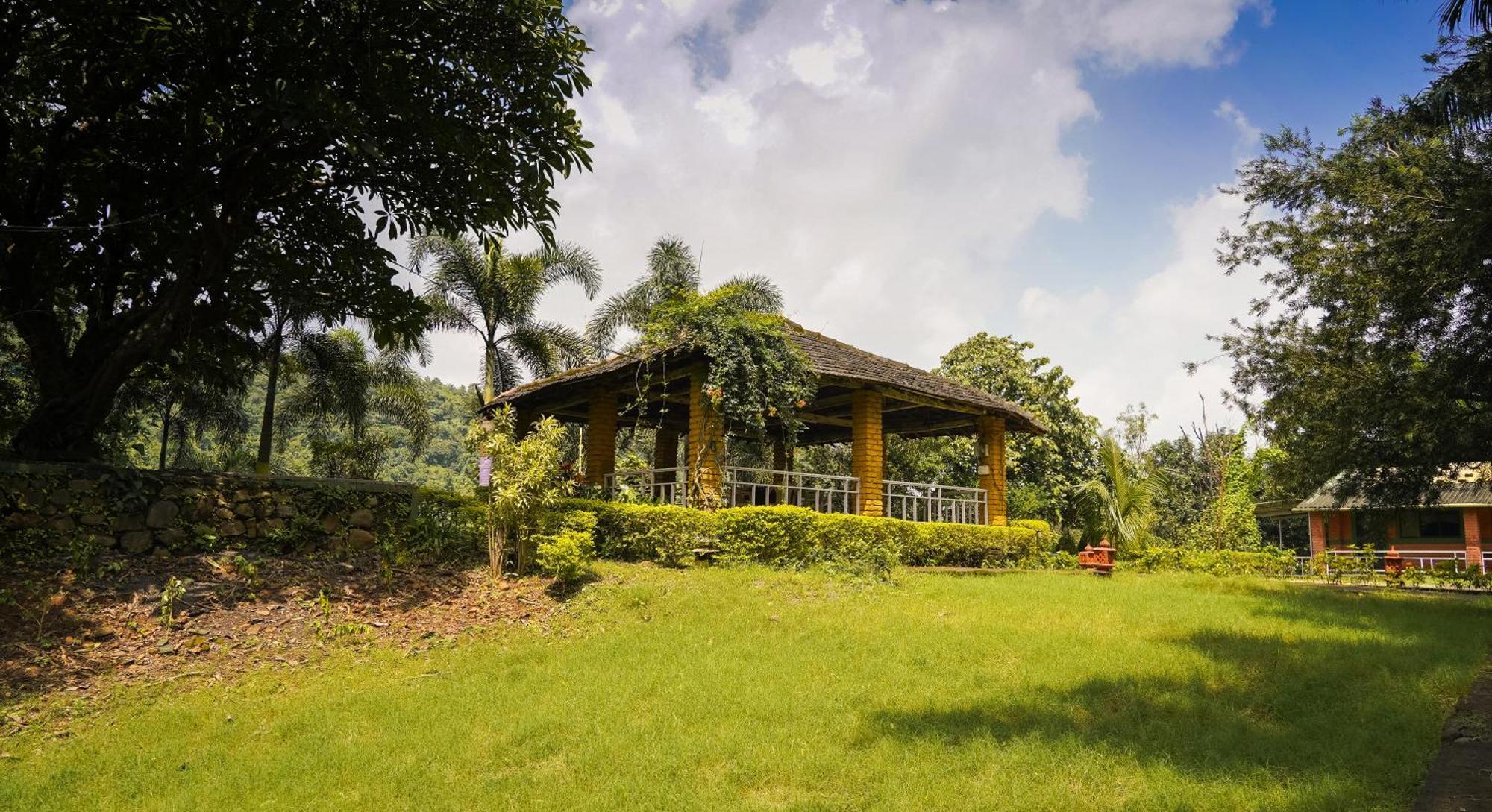 Whispering Peepul Resort Badlapur Buitenkant foto