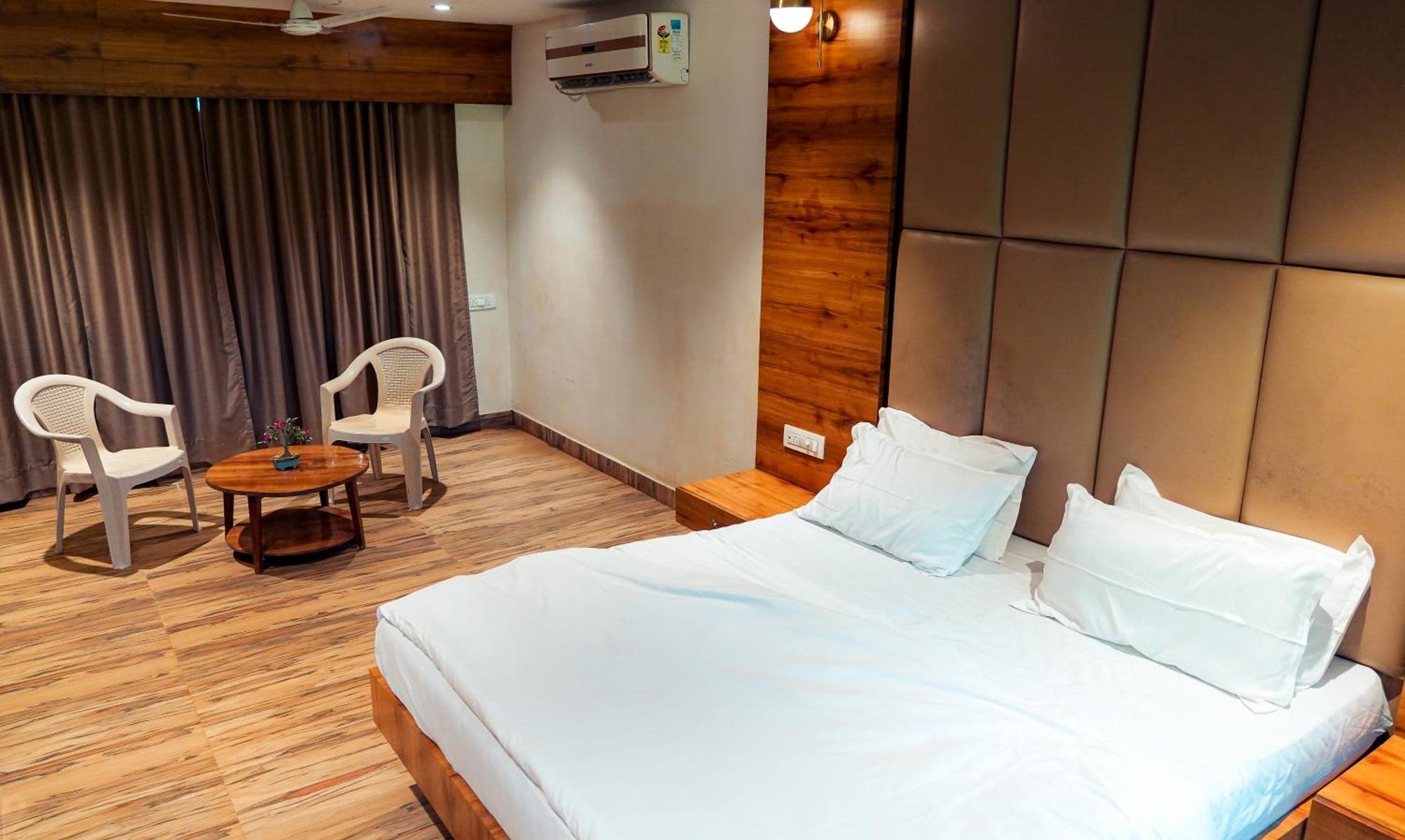 Whispering Peepul Resort Badlapur Buitenkant foto
